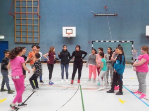 Mädchen am Ball 4